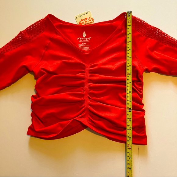 025. FP Movement On The Rise Long-Sleeve Crop Layer | Bittersweet Red NWT - Picture 11 of 13